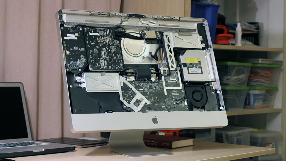 Aluminum-iMac-sans-LCD-Screen-and-Hard-Drive