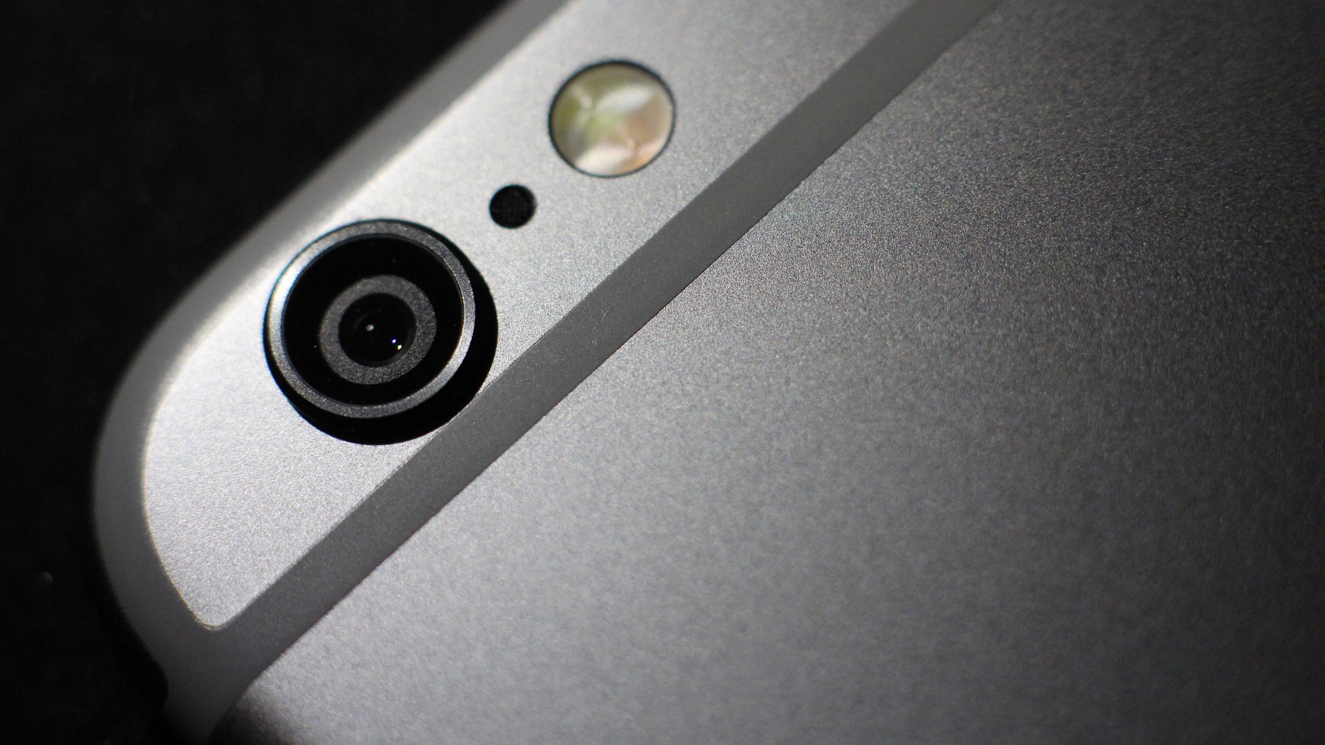 iPhone 6 Protruding Camera Lens